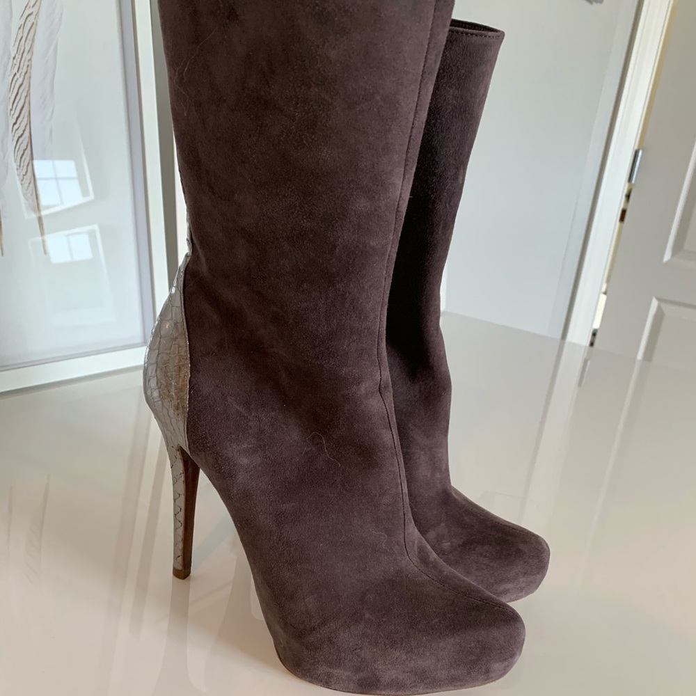 Alexandre Birman suede boots